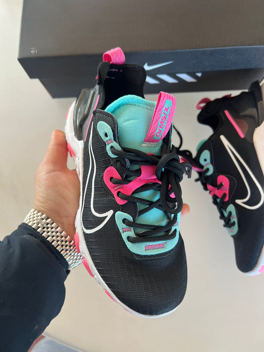 Nike React Vision Goretex Pink