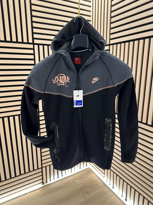 Nike Tech Fleece Syna World