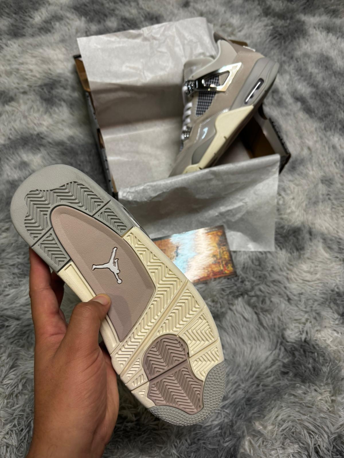 Jordan Retro 4 Frozen Moments