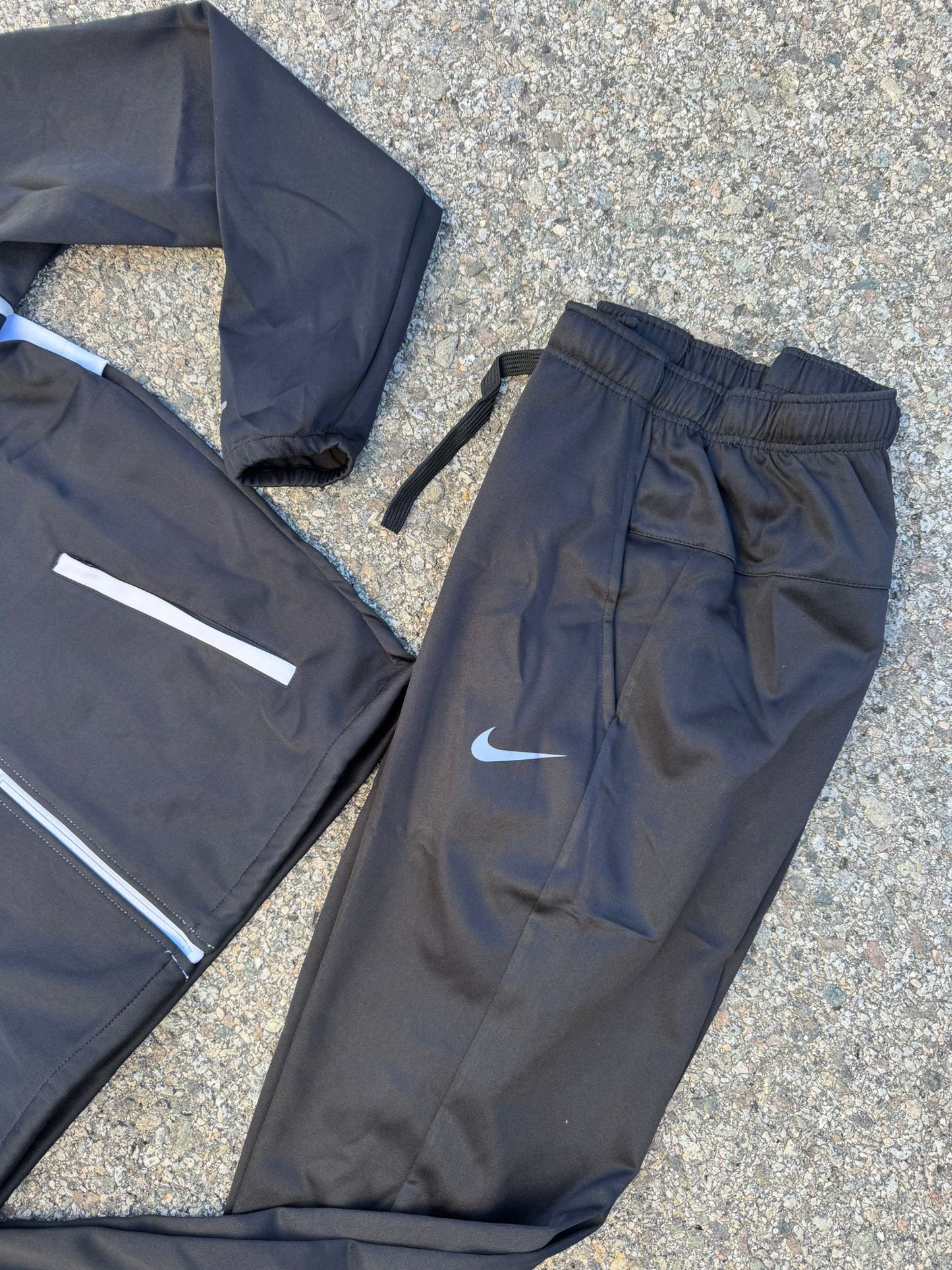 Conjunto Nike Miller Black And White