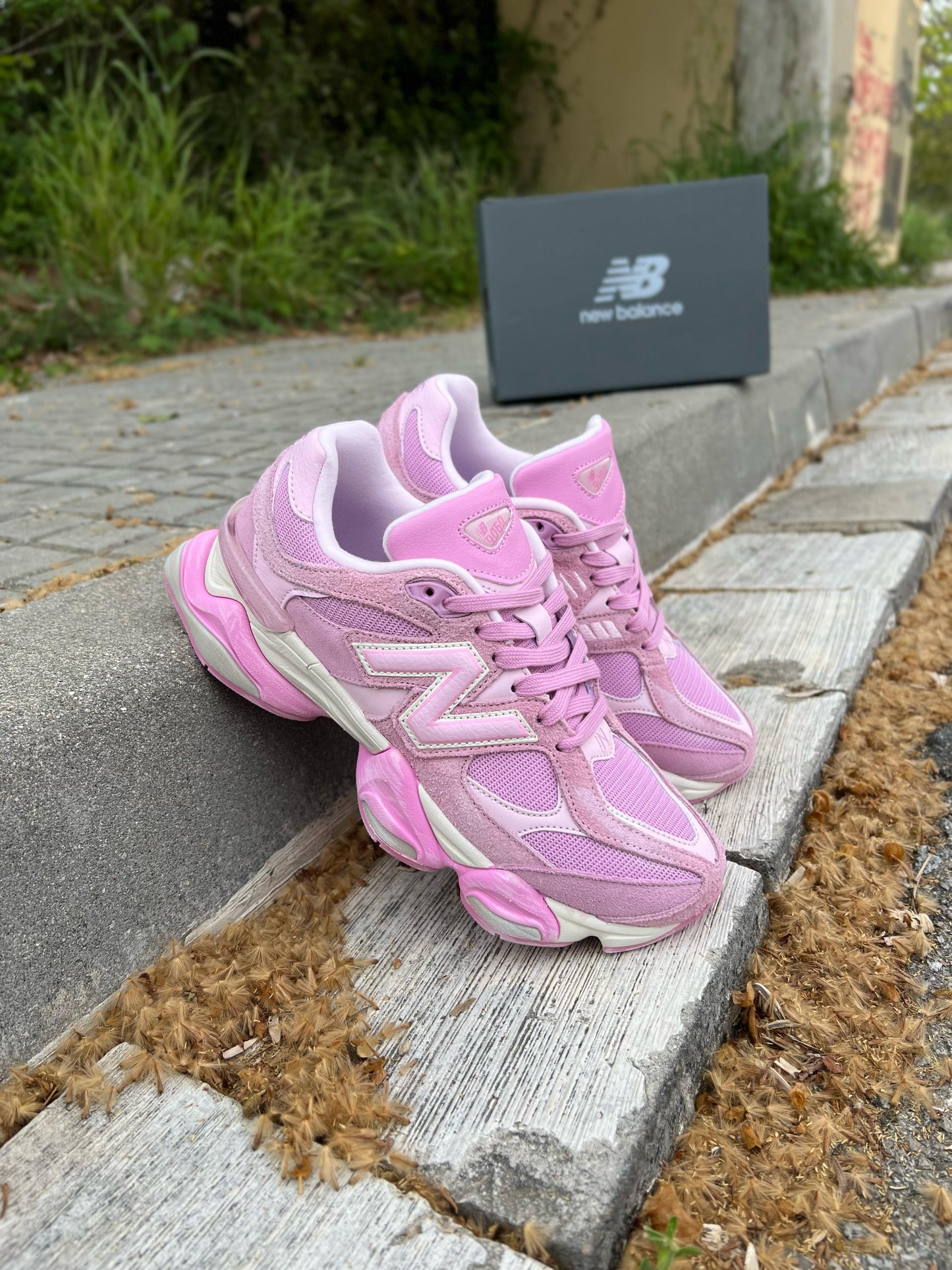 New Balance 9060 Pink