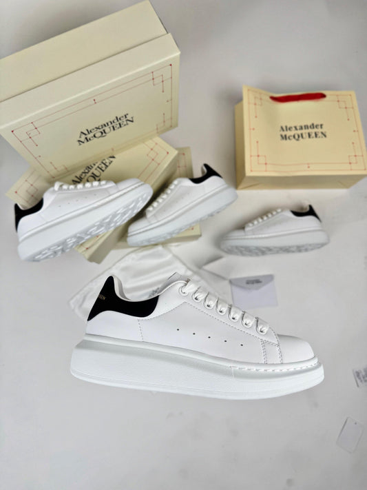 Alexander McQueen Blancas